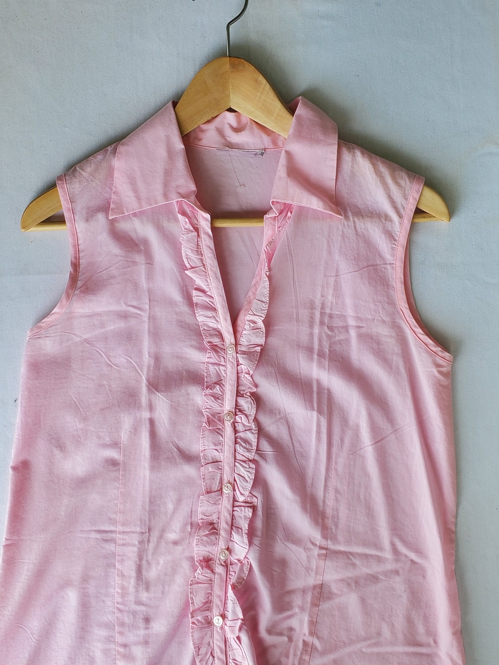 M- Cotton Sleeveless Pink Ruffle Button-Front Top